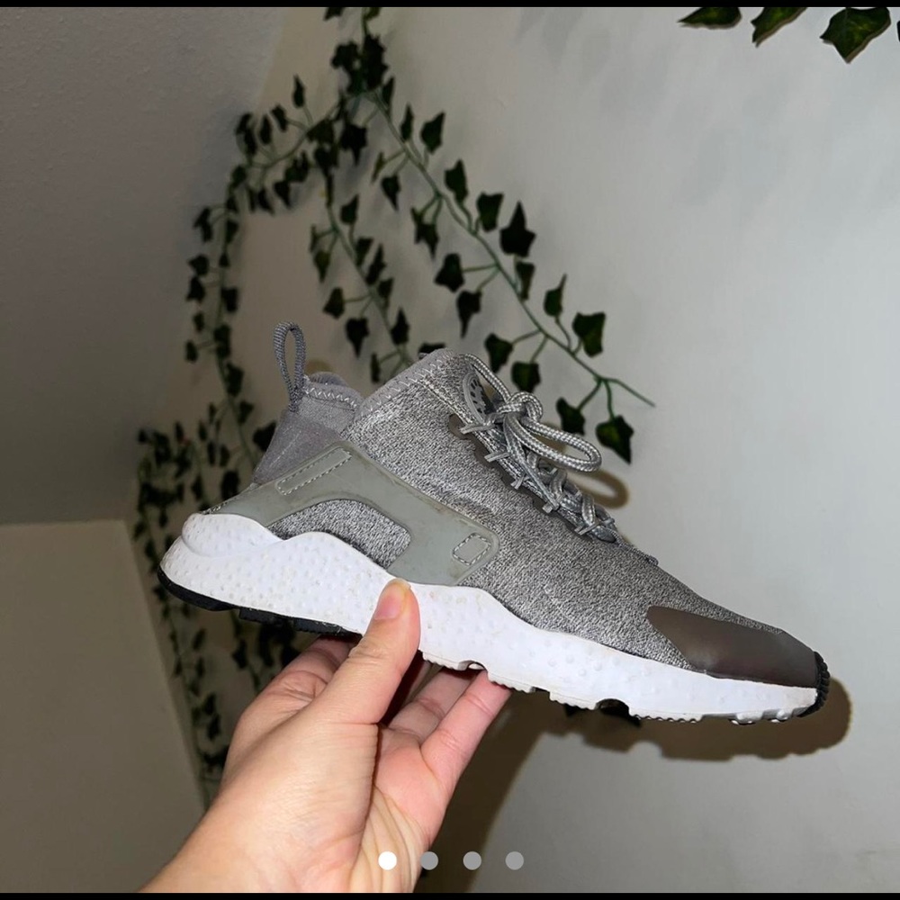 Nike air huarache wolf grey